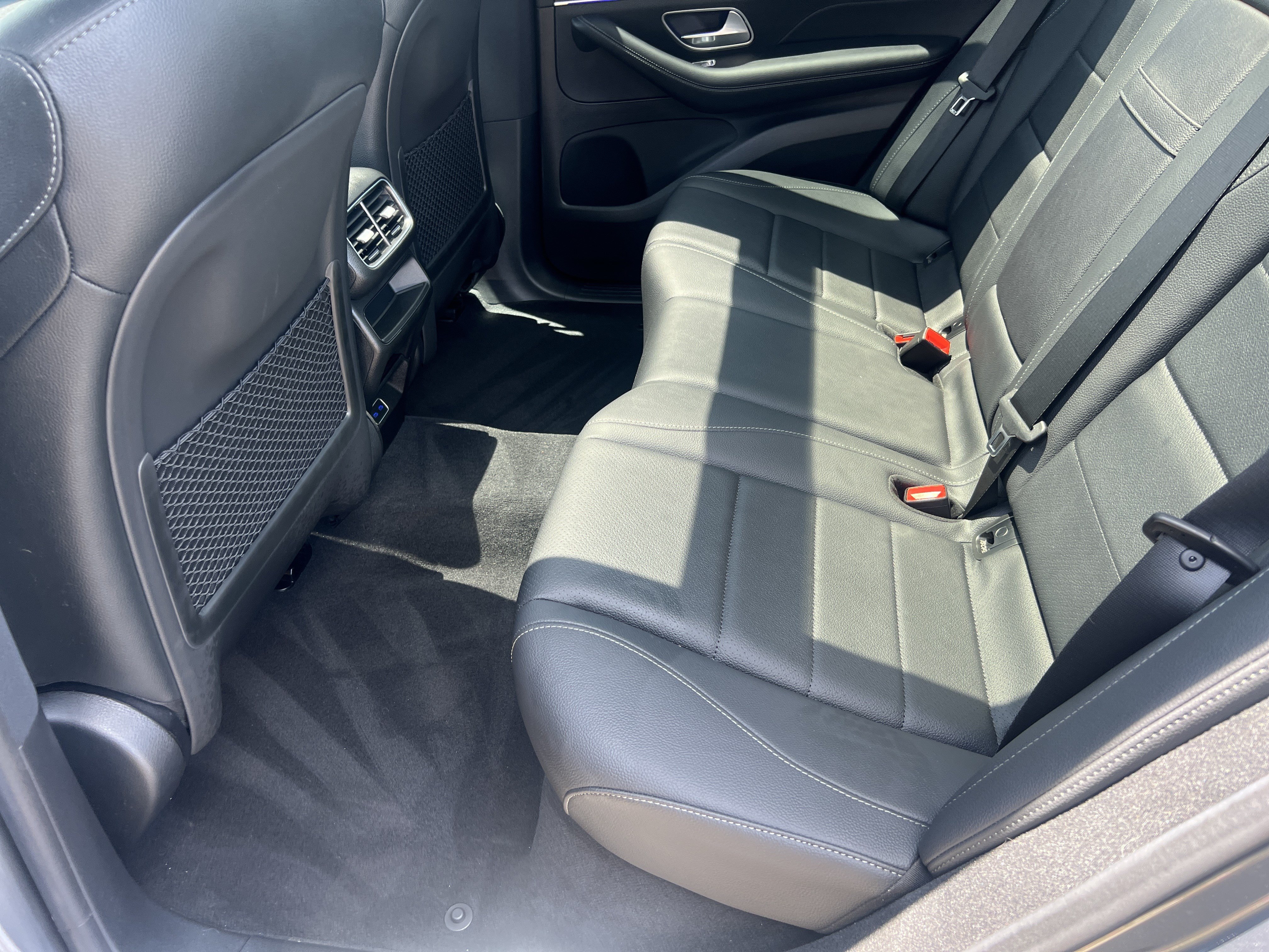 Used 2025 Mercedes-Benz GLE 450 4MATIC w/ Winter Package image 32