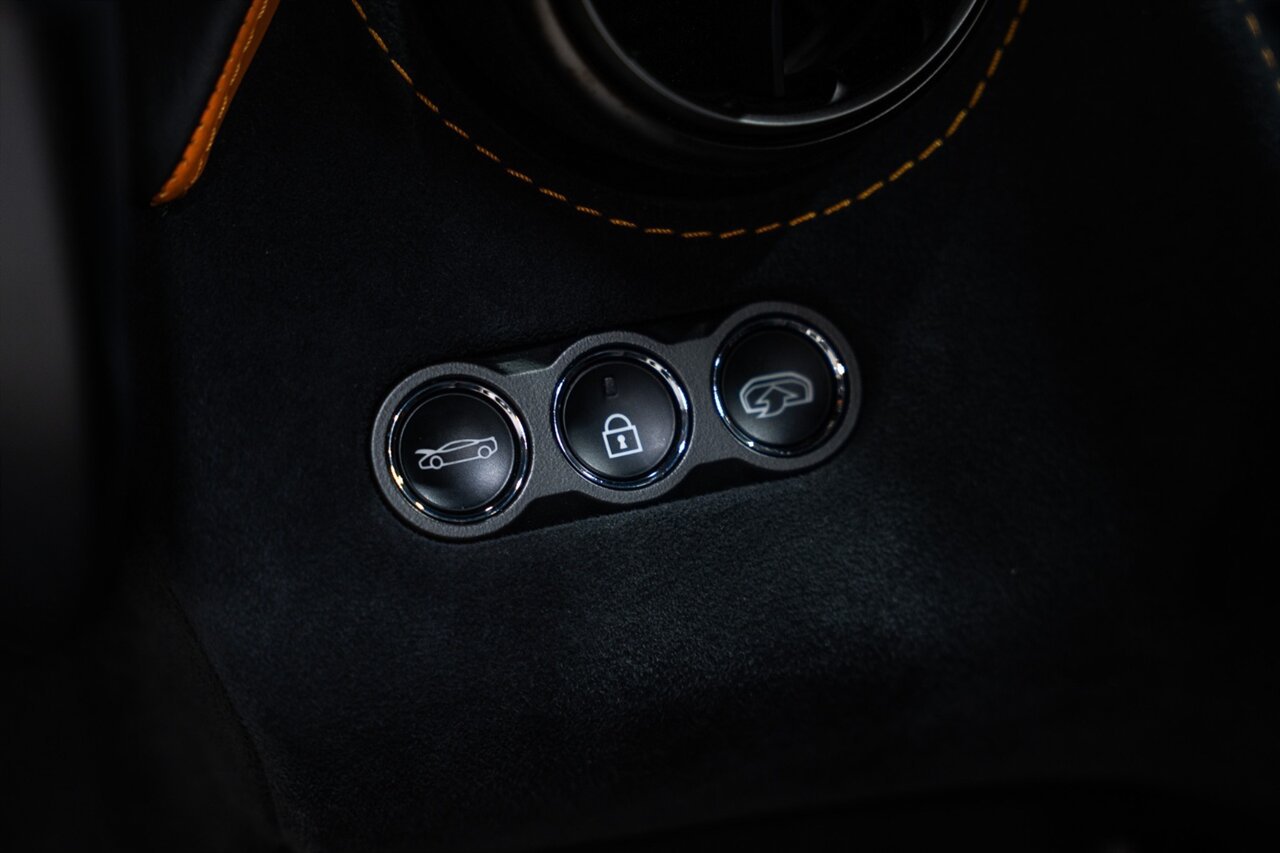 Used 2019 McLaren 720S Performance RWD image 52