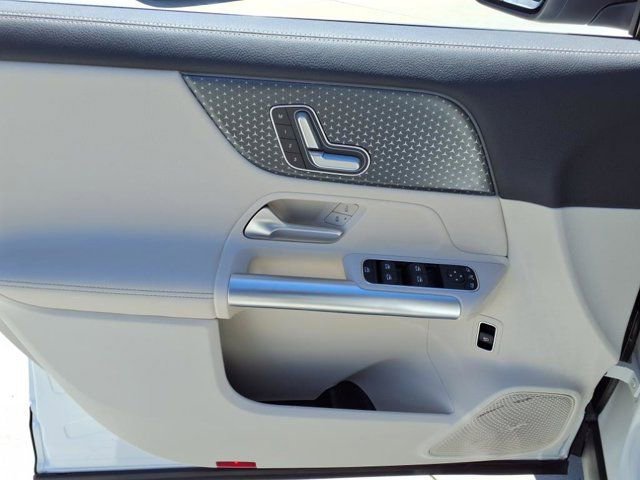 Used 2025 Mercedes-Benz GLA 250 image 9