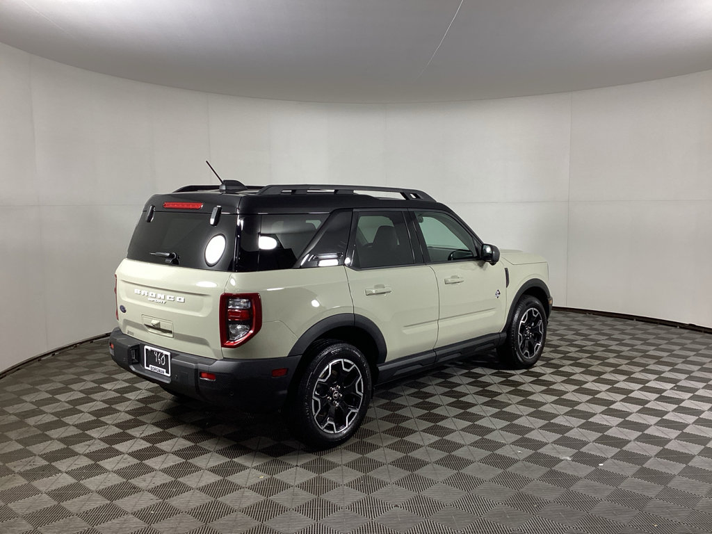 Used 2025 Ford Bronco Sport Outer Banks w/ Outer Banks Tech Package+ image 2