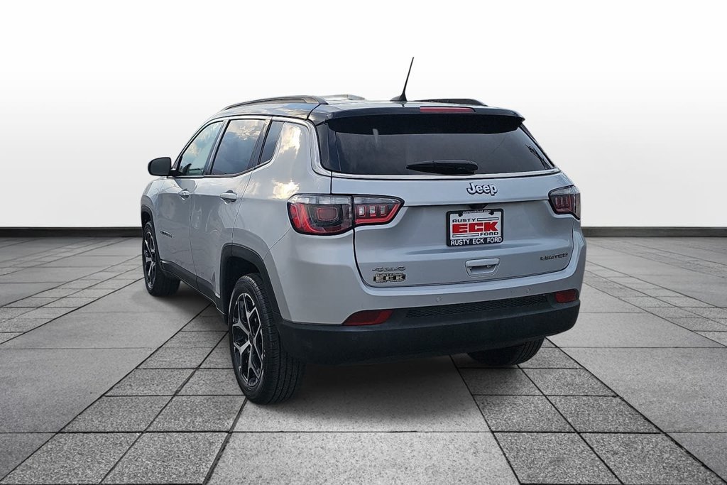 Used 2025 Jeep Compass Limited AWD/4WD image 7
