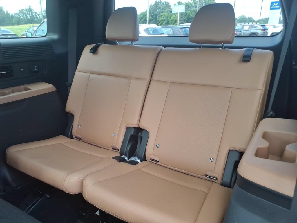 Used 2024 Hyundai Santa Fe Limited FWD image 14