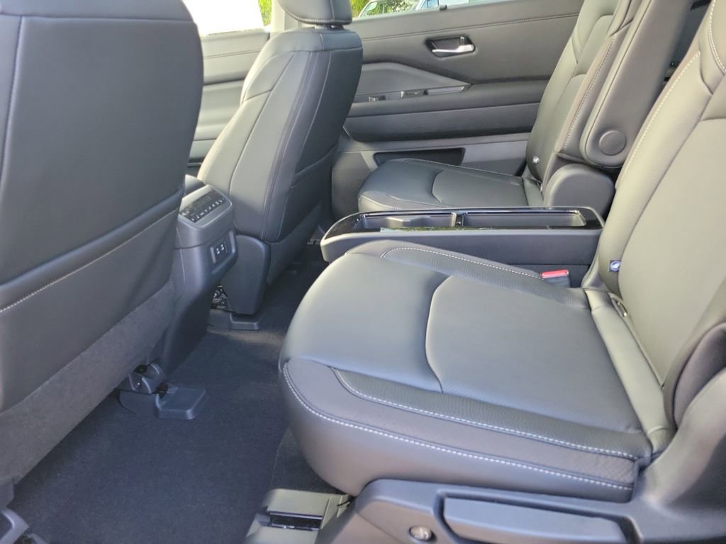 New 2026 Nissan Pathfinder SL AWD/4WD image 16