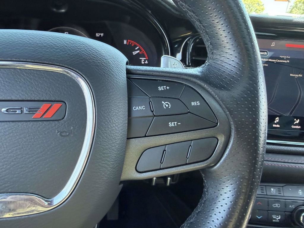 Used 2022 Dodge Durango R/T w/ Blacktop Package AWD/4WD image 31