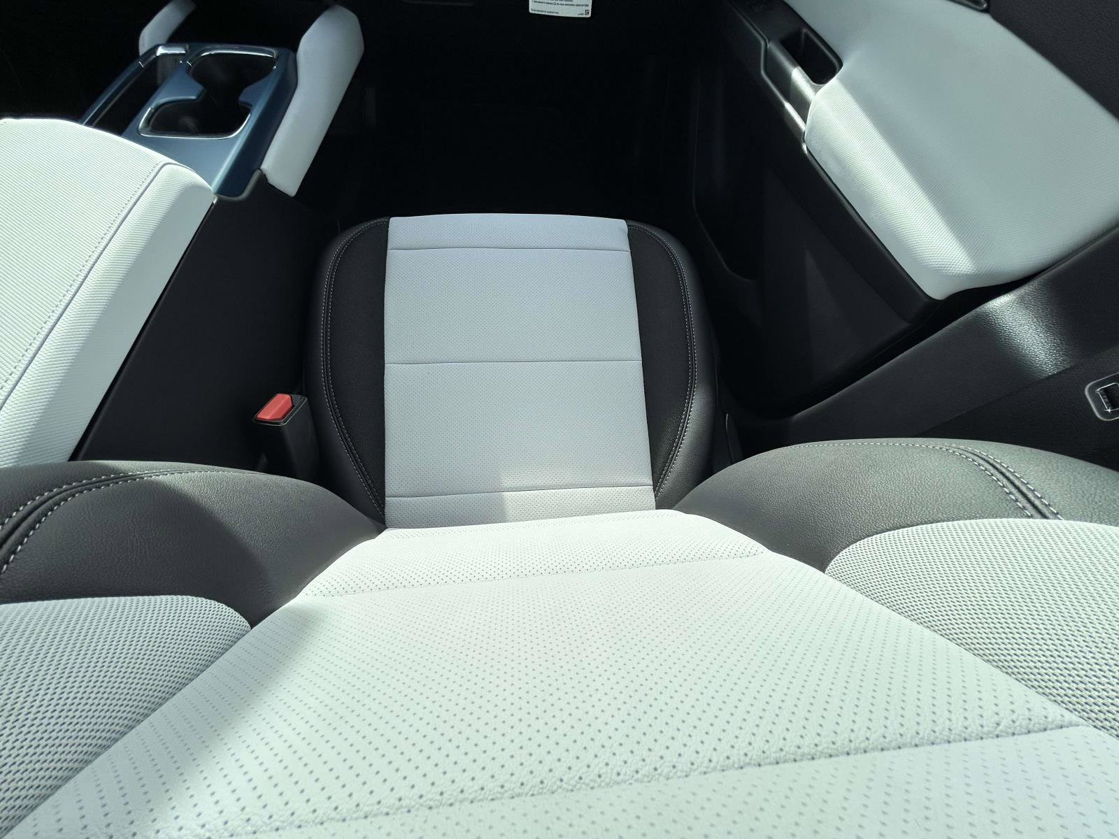 New 2026 Chevrolet Equinox EV LT image 14