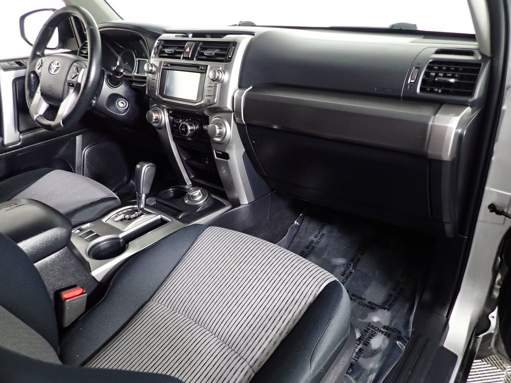 Used 2014 Toyota 4Runner SR5 AWD/4WD image 38