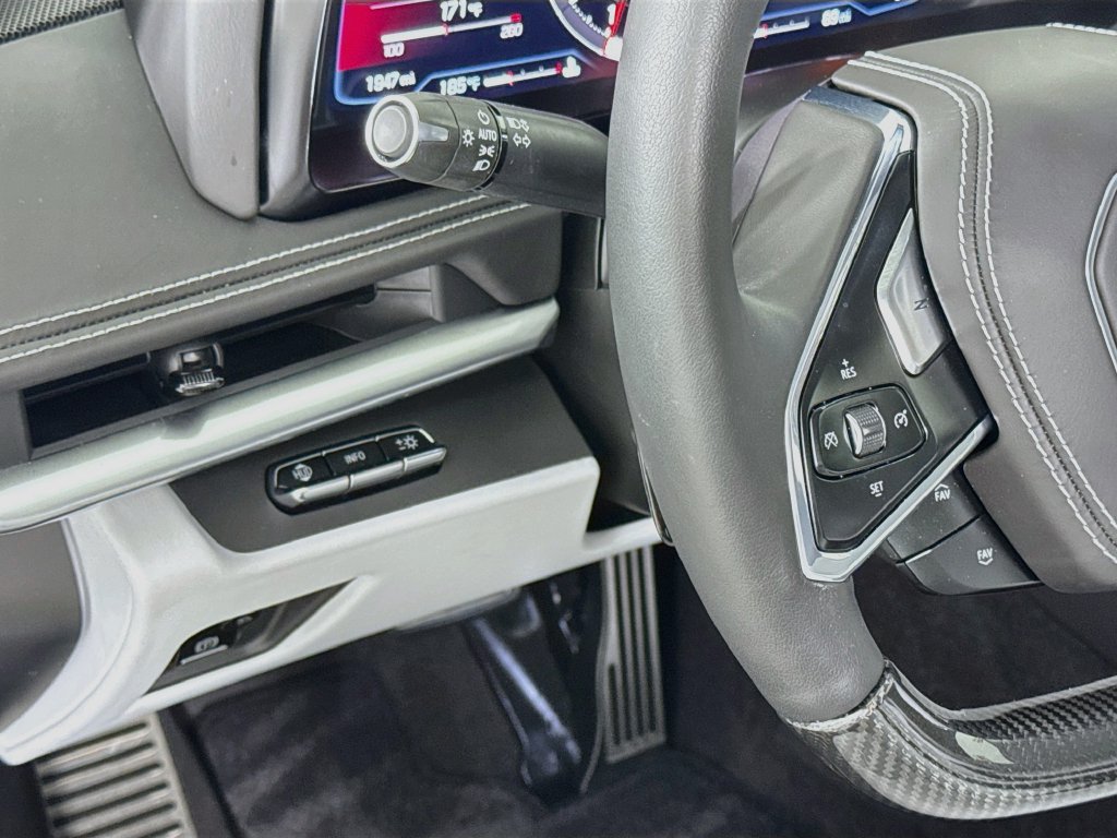 Used 2023 Chevrolet Corvette Z06 RWD image 11