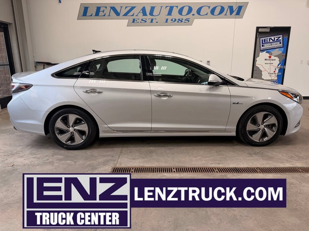 Used 2017 Hyundai Sonata Limited w/ Ultimate Package 02