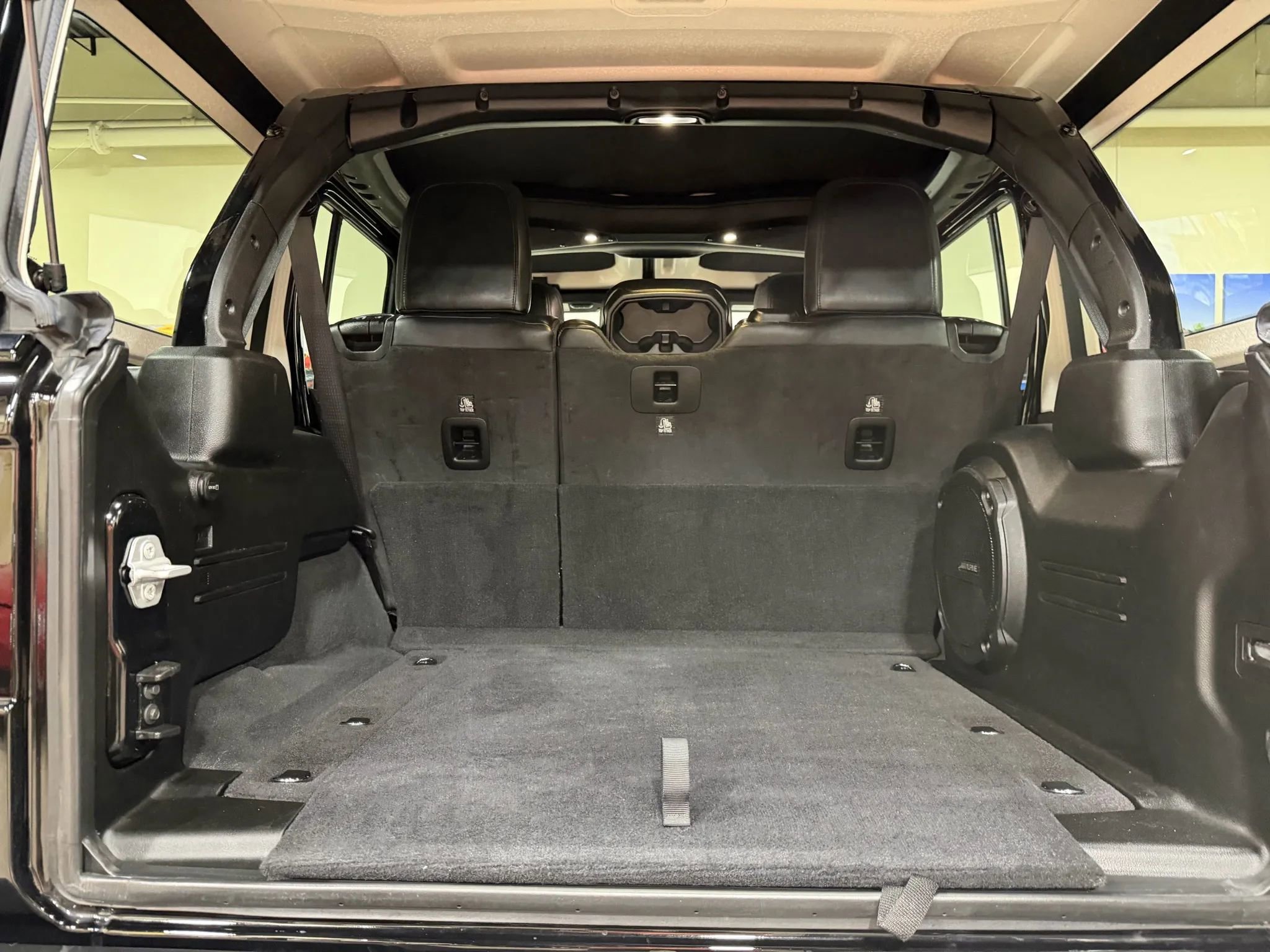 Used 2024 Jeep Wrangler Unlimited Rubicon image 23