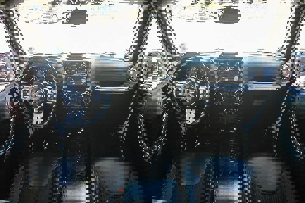 Used 2015 Jeep Wrangler Freedom Edition image 17