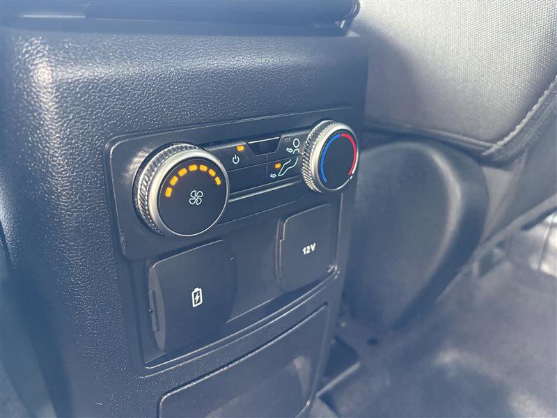 Used 2022 Ford Explorer XLT image 28