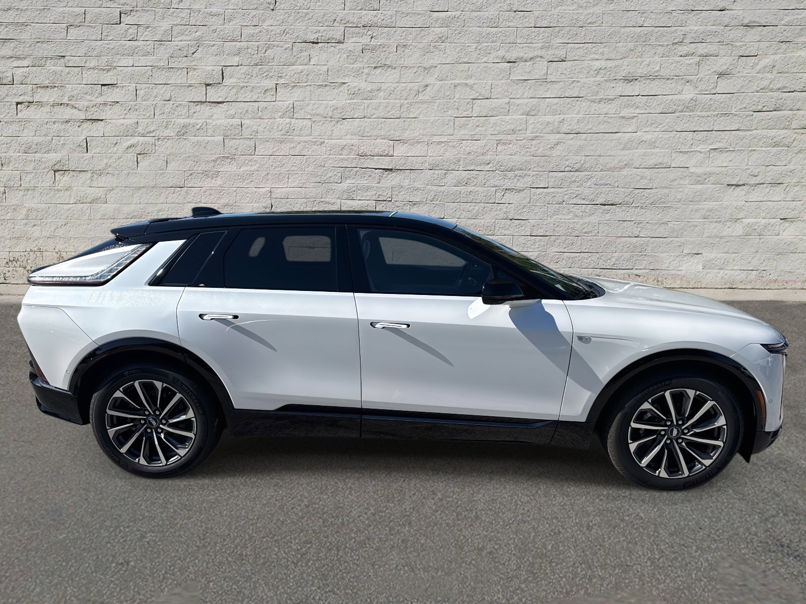 New 2025 Cadillac Lyriq Sport image 4