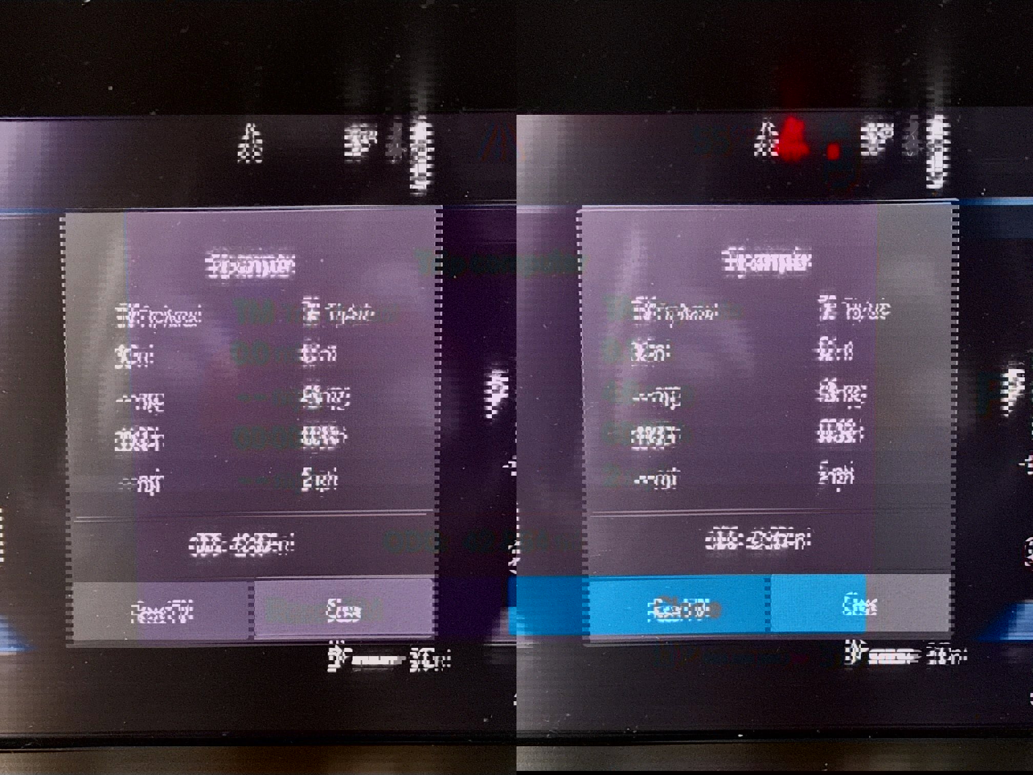 Used 2023 Volvo XC40 B5 Plus image 16