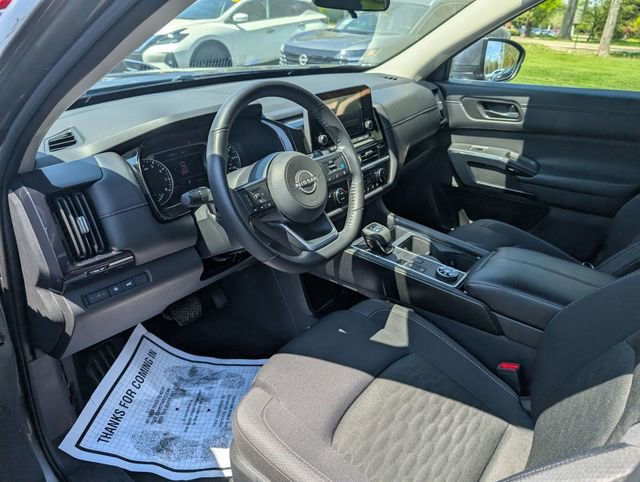 Certified 2025 Nissan Pathfinder SV AWD/4WD image 12