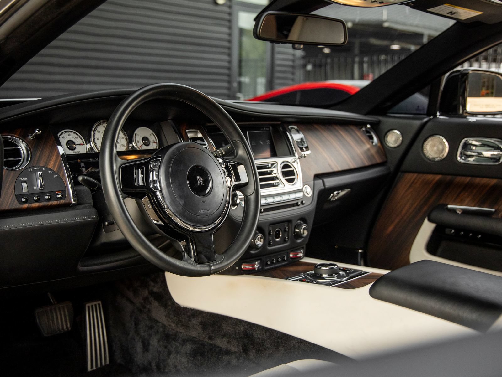 Used 2019 Rolls-Royce Wraith RWD image 26