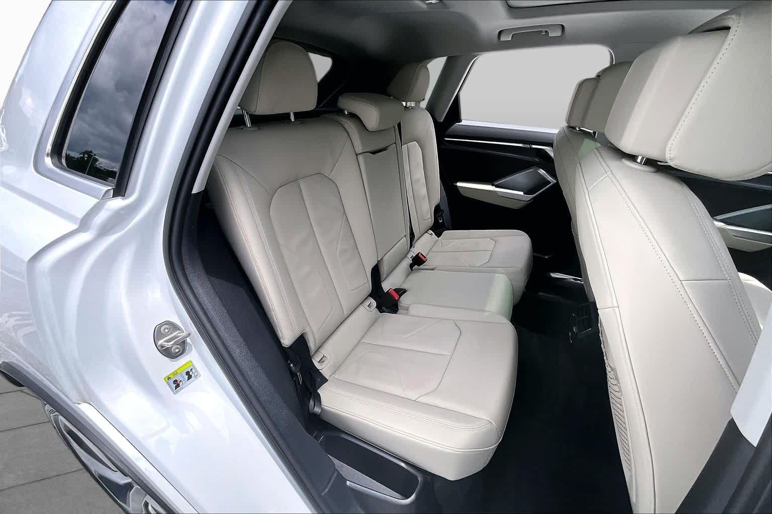 Used 2020 Audi Q3 2.0T Premium Plus AWD/4WD image 19