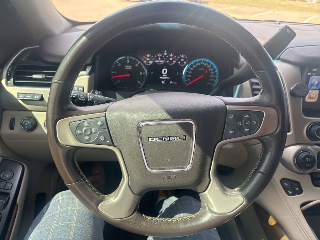 Used 2020 GMC Yukon Denali w/ Denali Premium Package image 11