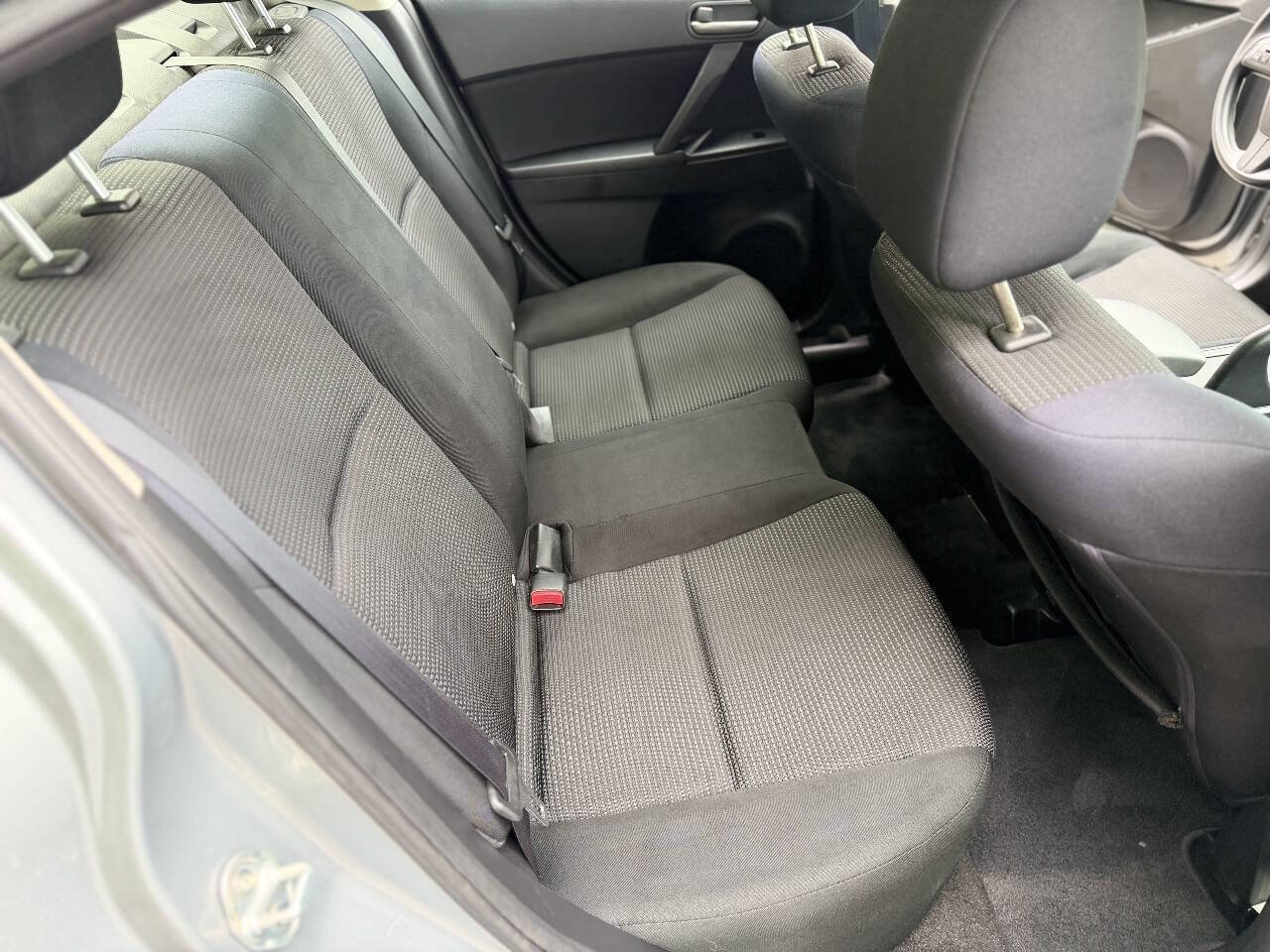 Used 2012 MAZDA MAZDA3 i Sport FWD image 11