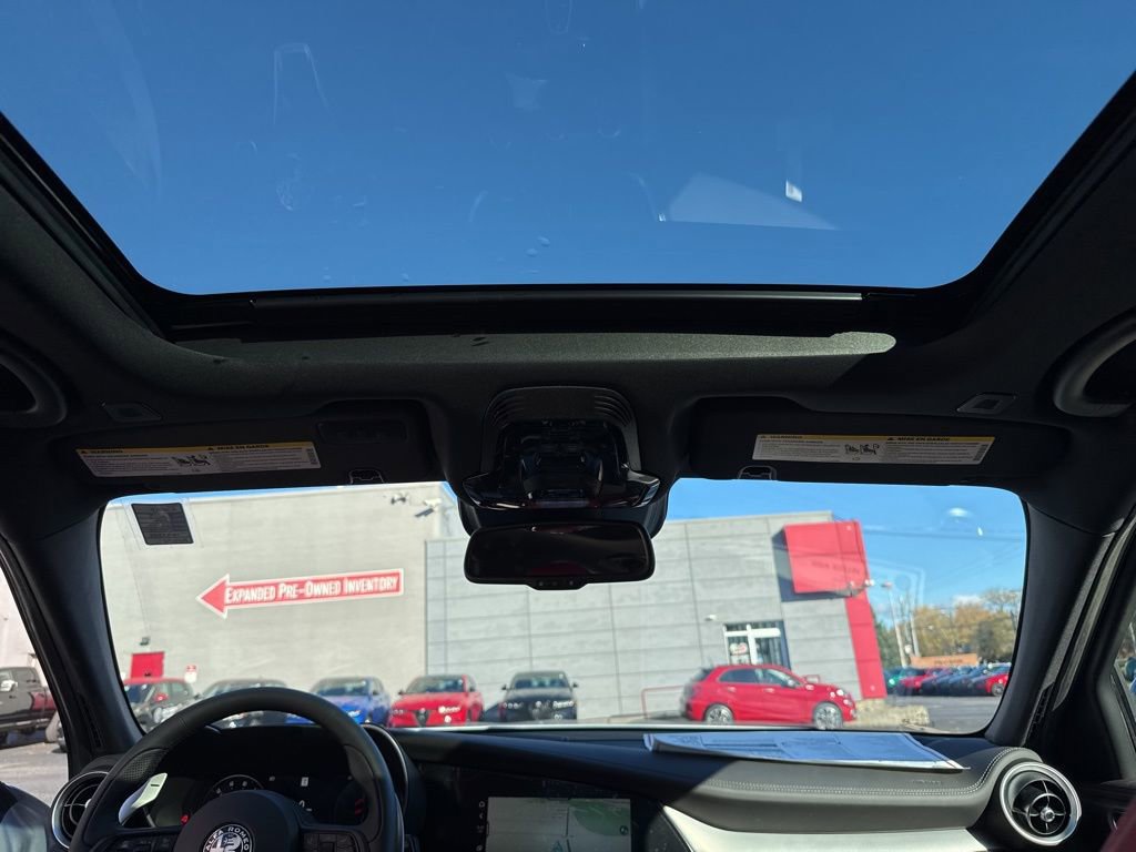 New 2025 Alfa Romeo Giulia AWD image 18