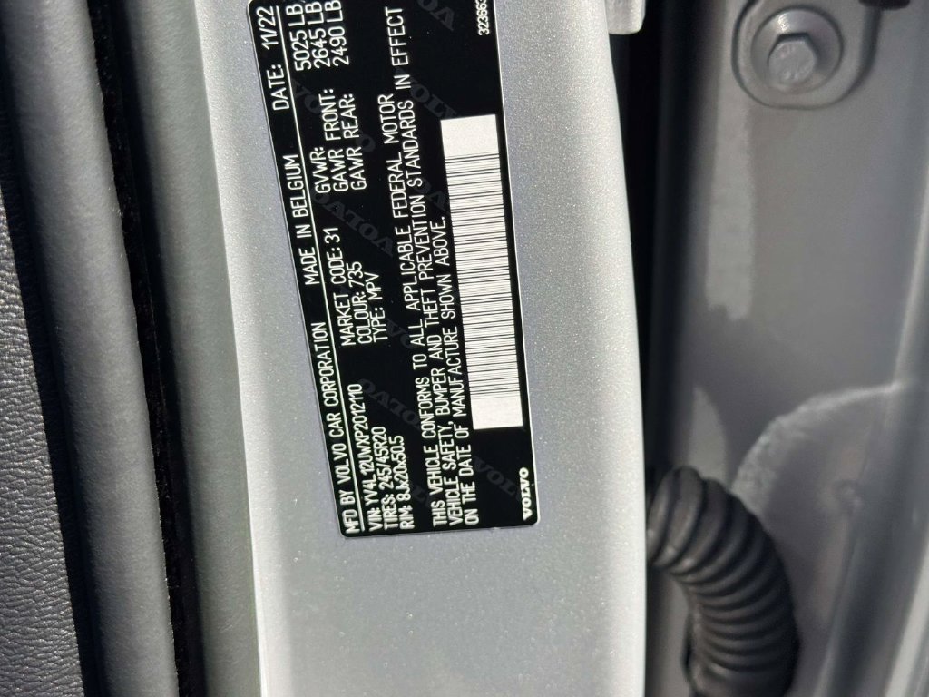 Certified 2023 Volvo XC40 B5 Plus w/ Driver Assist Package AWD/4WD image 16