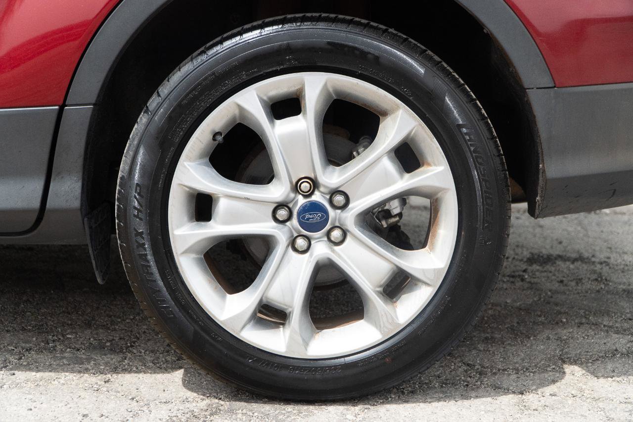 Used 2015 Ford Escape Titanium w/ Equipment Group 301A AWD/4WD image 9
