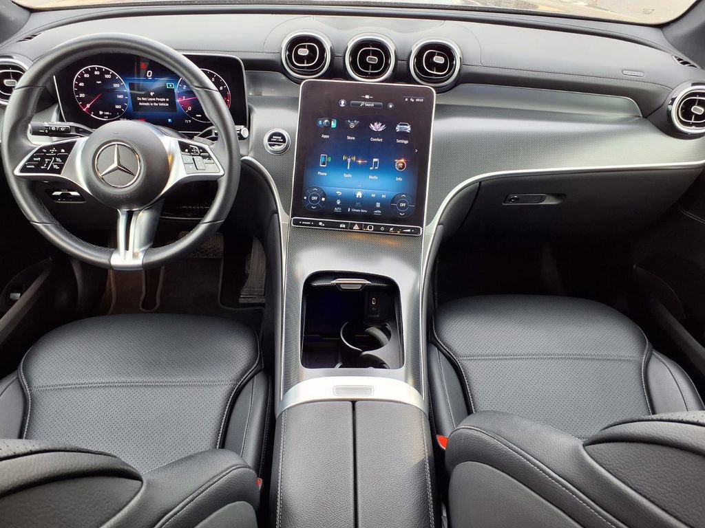 Used 2024 Mercedes-Benz GLC 300 image 9