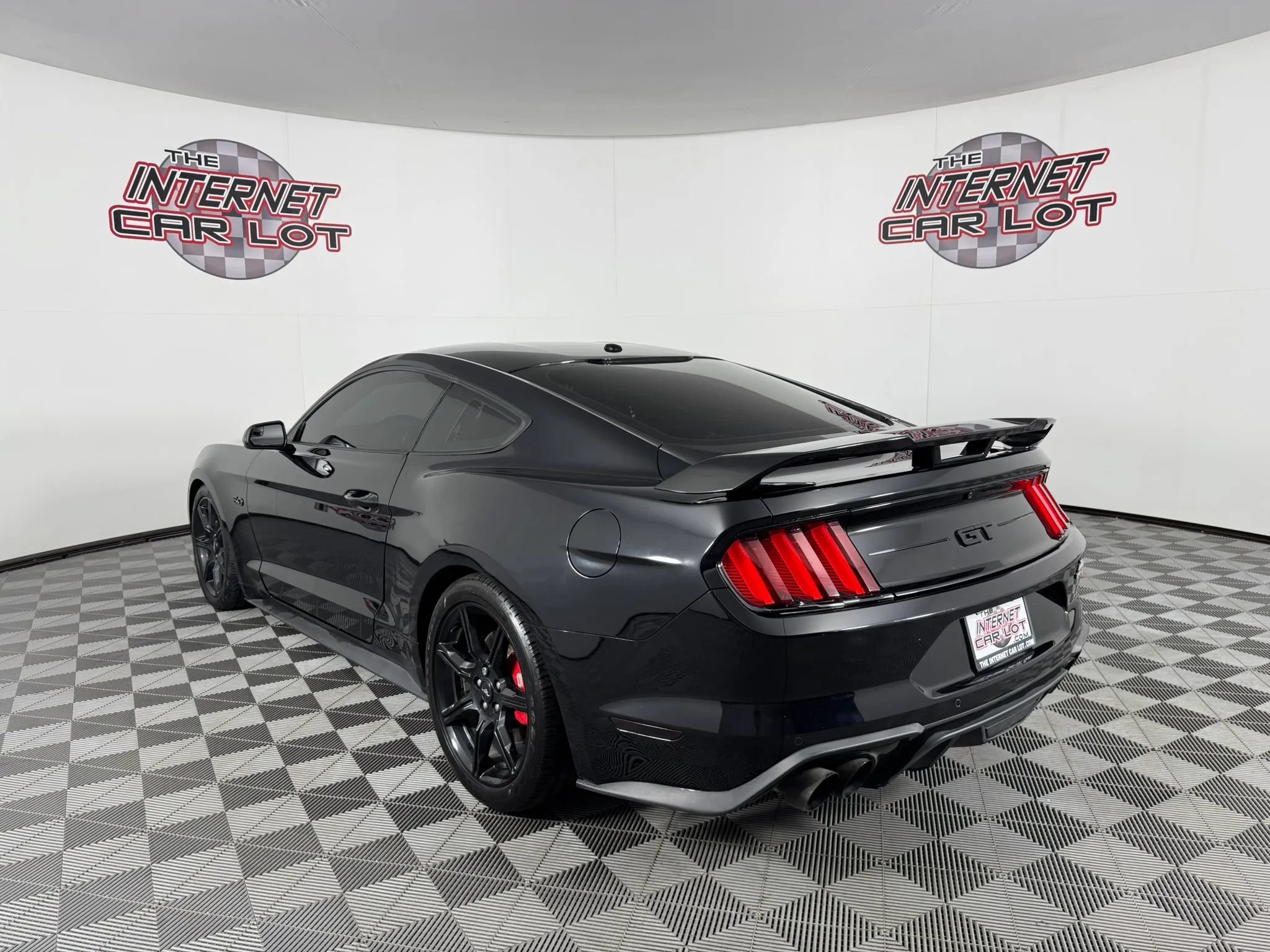 Used 2019 Ford Mustang GT Premium w/ Ford Safe & Smart Package RWD image 5