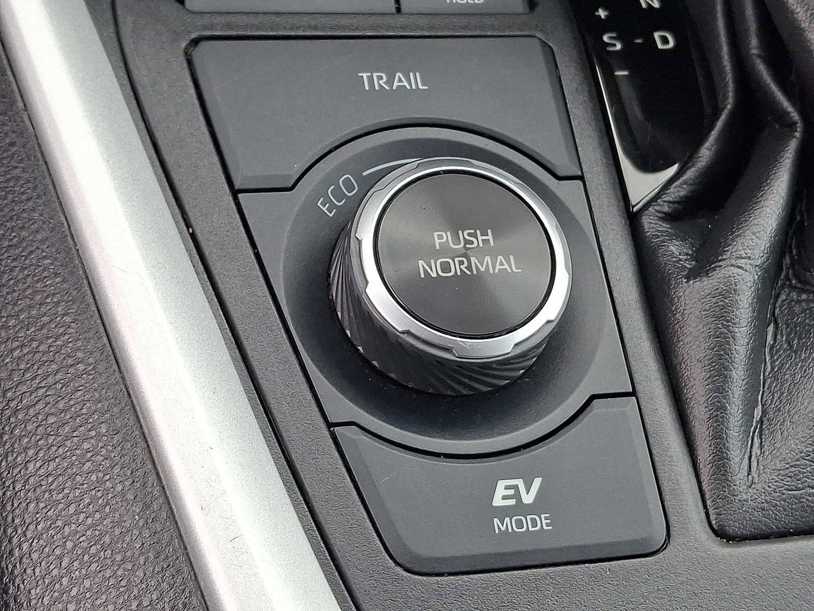 Certified 2021 Toyota RAV4 XLE w/ Convenience Package image 26