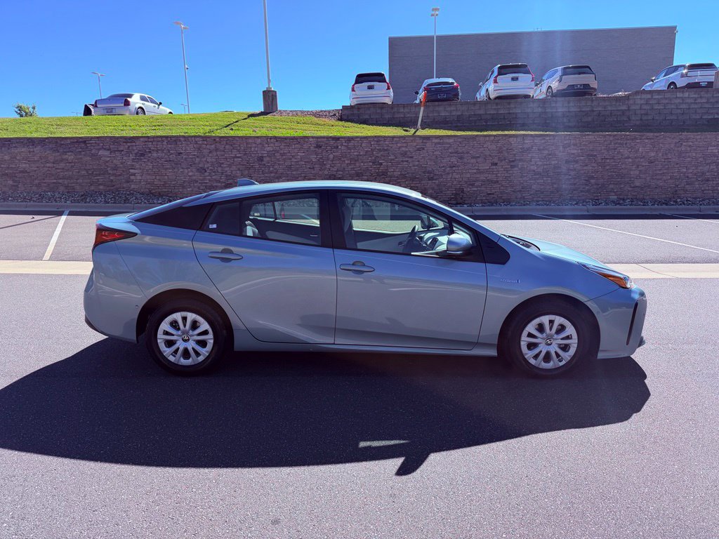 Used 2021 Toyota Prius LE FWD image 12