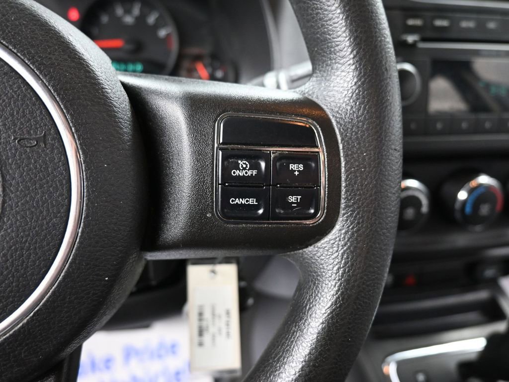 Used 2011 Jeep Compass 4WD image 32
