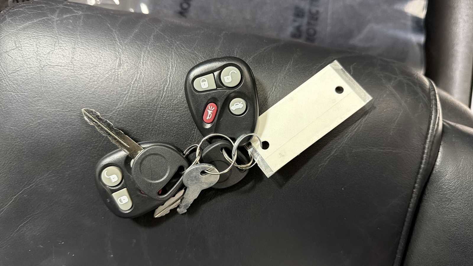 Used 2004 Chevrolet SSR w/ Preferred Equipment Group RWD image 29