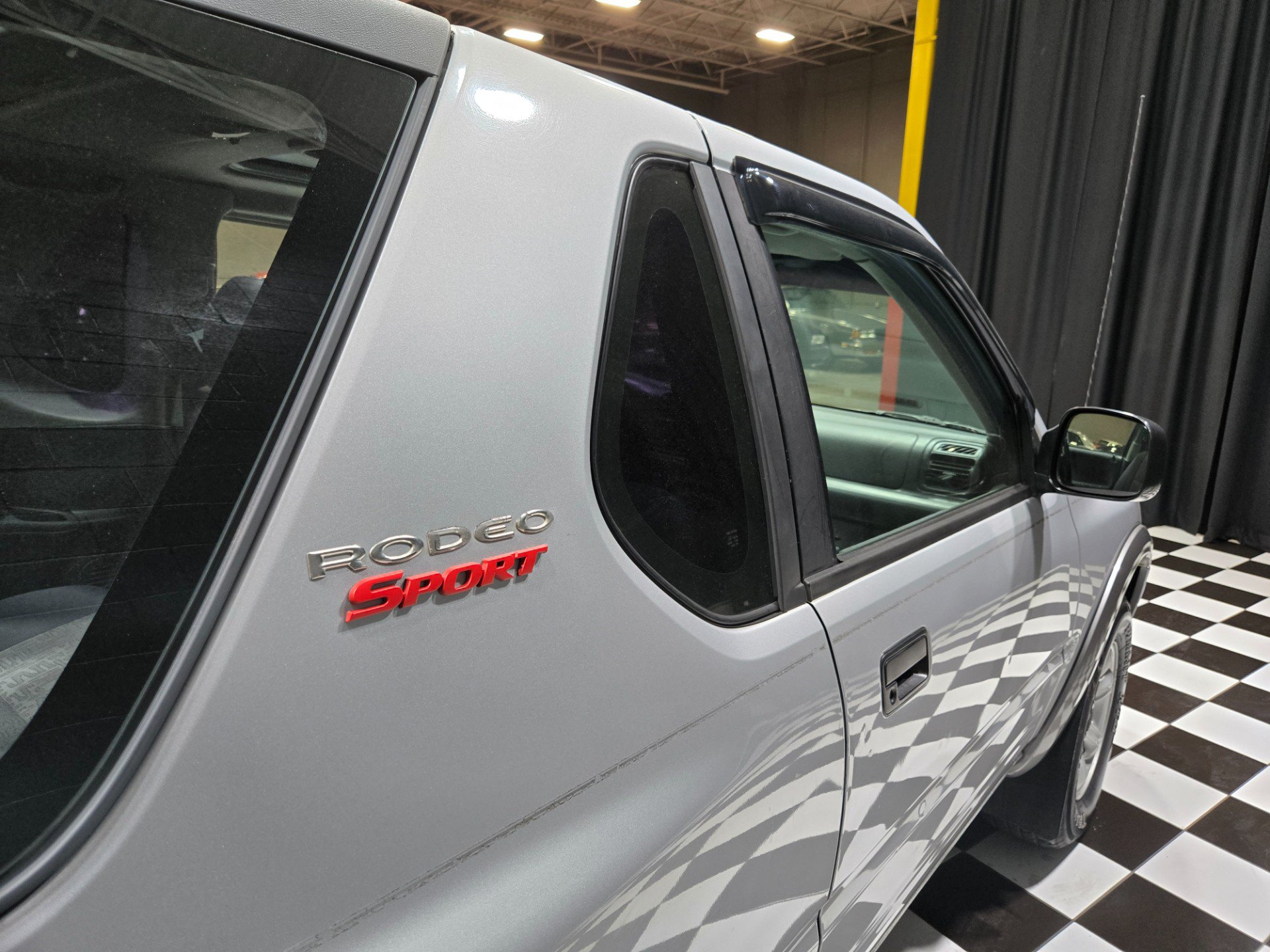 Used 2002 Isuzu Rodeo Sport RWD image 6
