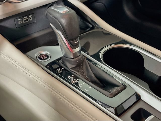 Used 2020 Nissan Altima 2.0 Platinum FWD image 18