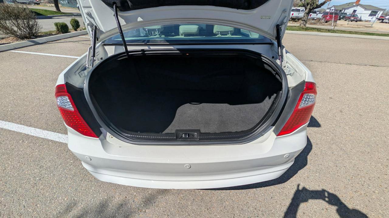 Used 2012 Ford Fusion Hybrid FWD image 10