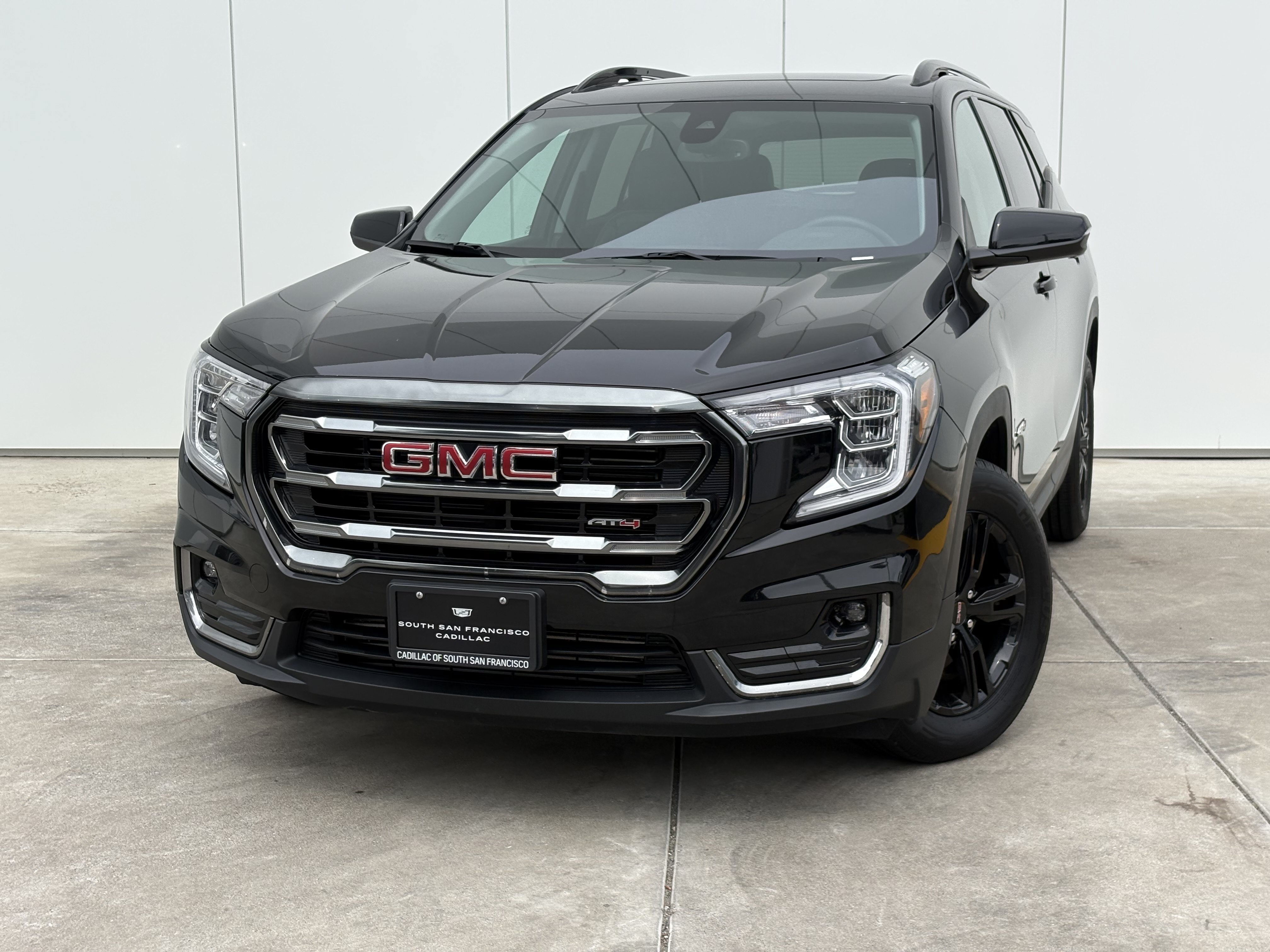 Used 2023 GMC Terrain AT4 AWD/4WD image 1