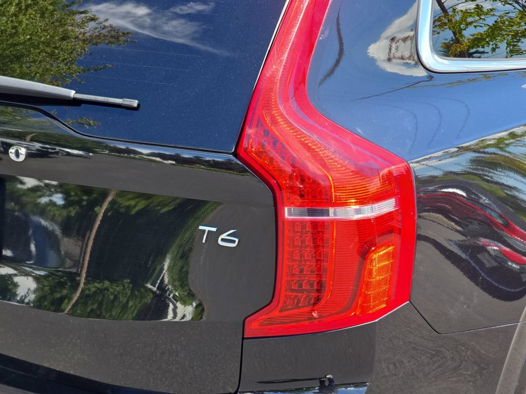 Used 2016 Volvo XC90 T6 Momentum w/ Momentum Plus Package AWD/4WD image 38