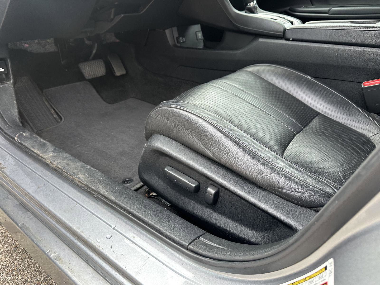 Used 2017 Honda Civic EX-L image 18
