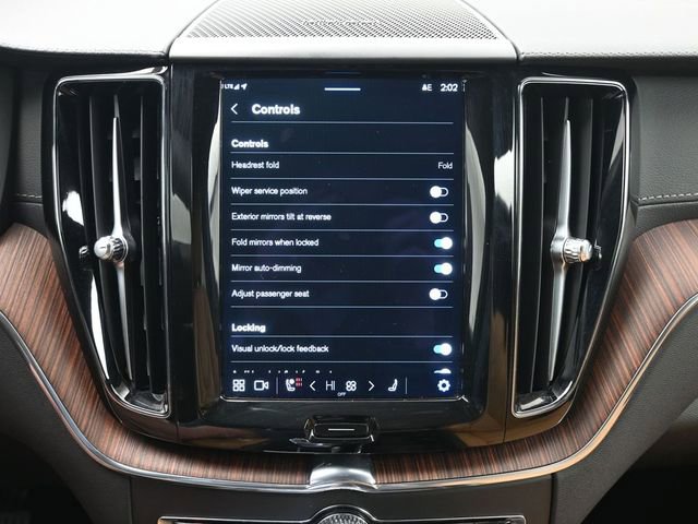 Used 2023 Volvo XC60 B6 Ultimate w/ Climate Package image 17
