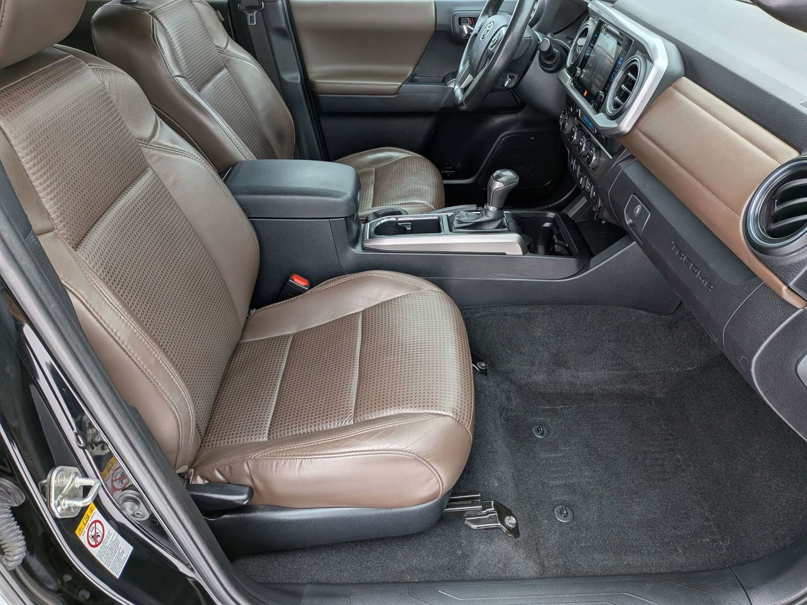 Used 2019 Toyota Tacoma Limited image 29