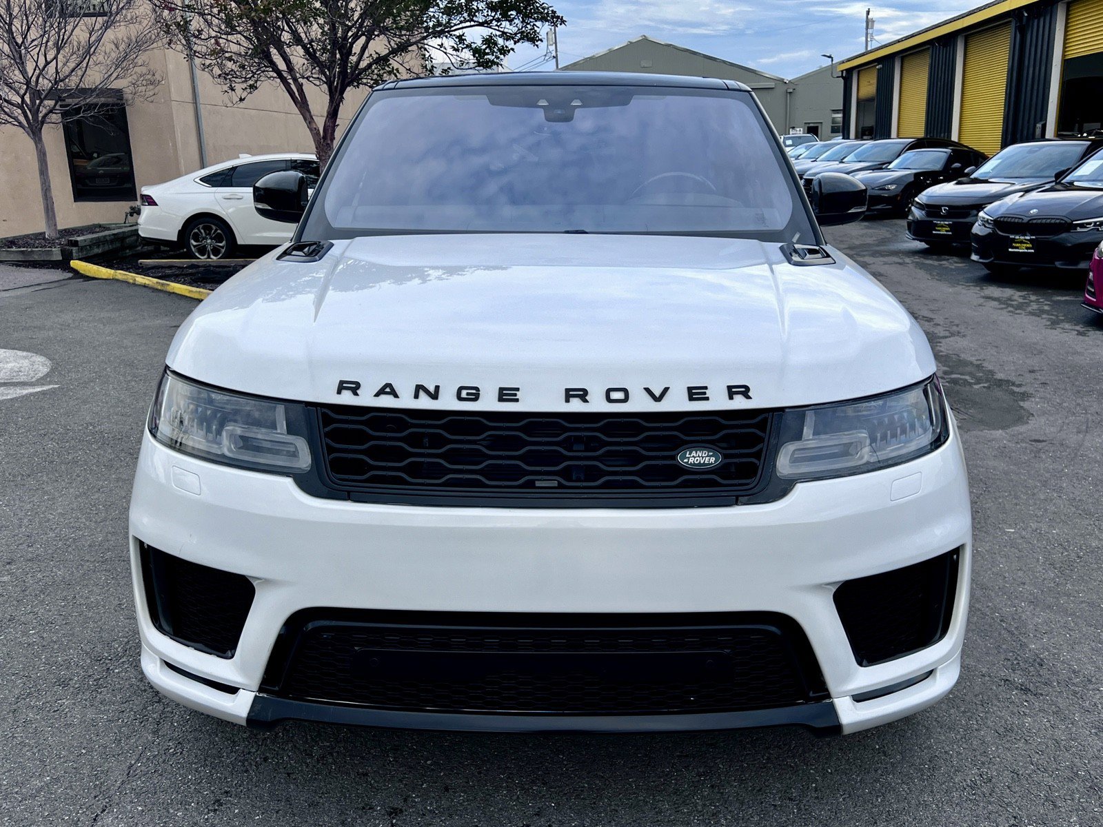 Used 2018 Land Rover Range Rover Sport HSE Dynamic image 3