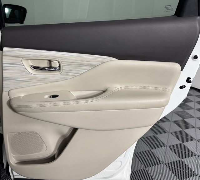 Used 2018 Nissan Murano Platinum image 27