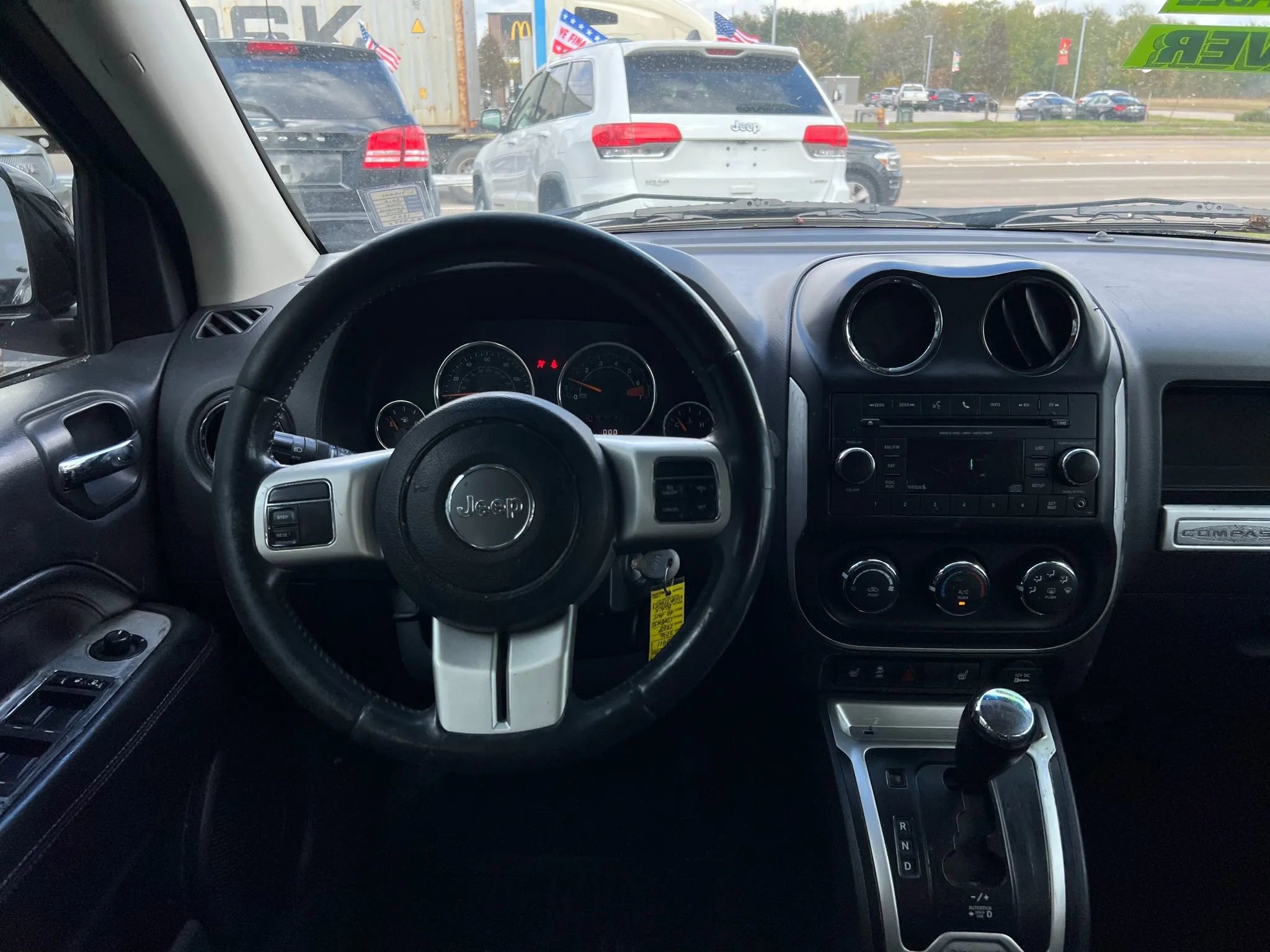 Used 2016 Jeep Compass Latitude image 17