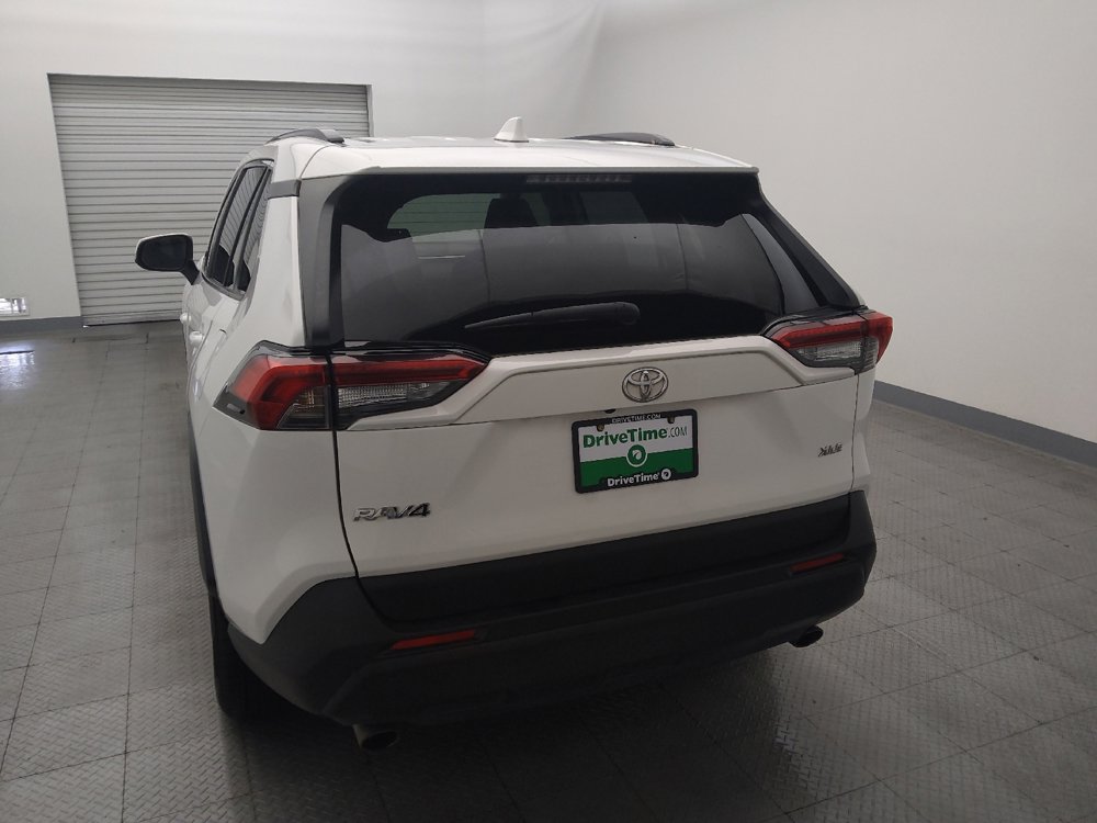 Used 2019 Toyota RAV4 XLE w/ Convenience Package image 6