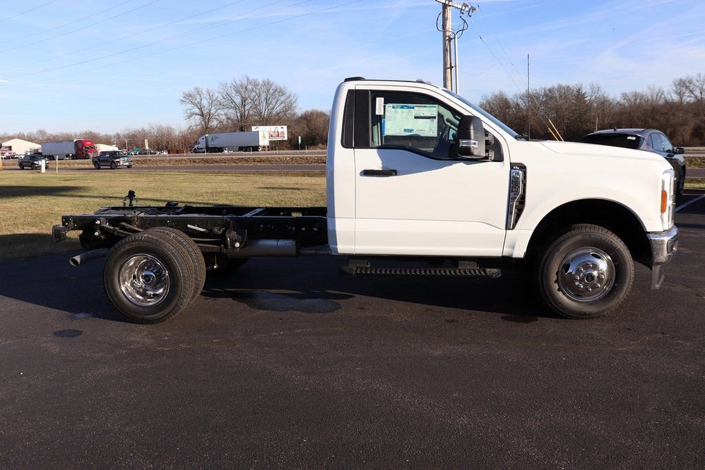 New 2026 Ford F350 XL w/ XL Chrome Package image 11