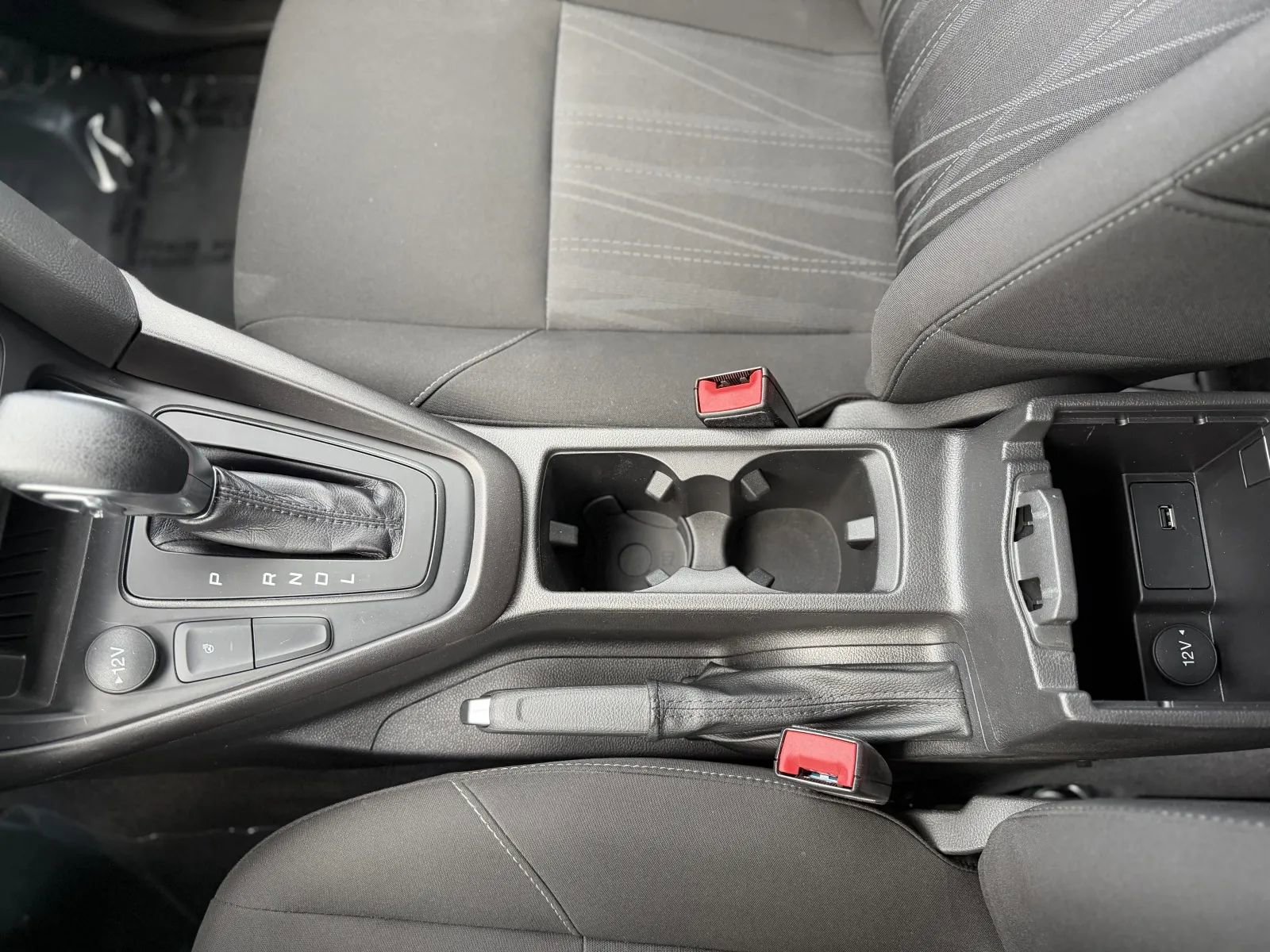 Used 2018 Ford Focus SE w/ Cold Weather Package FWD image 38