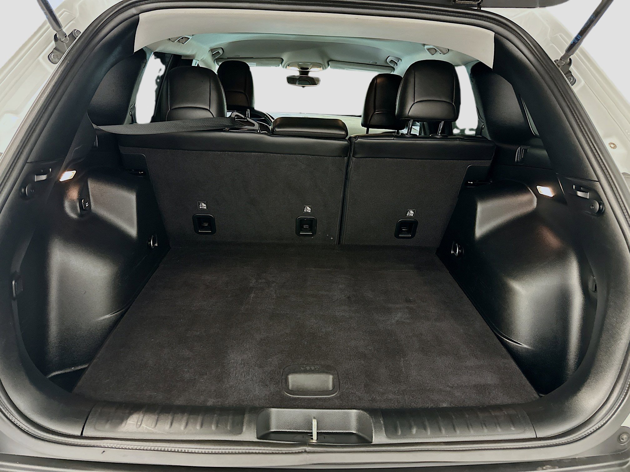 Used 2021 Jeep Cherokee Latitude Plus image 29