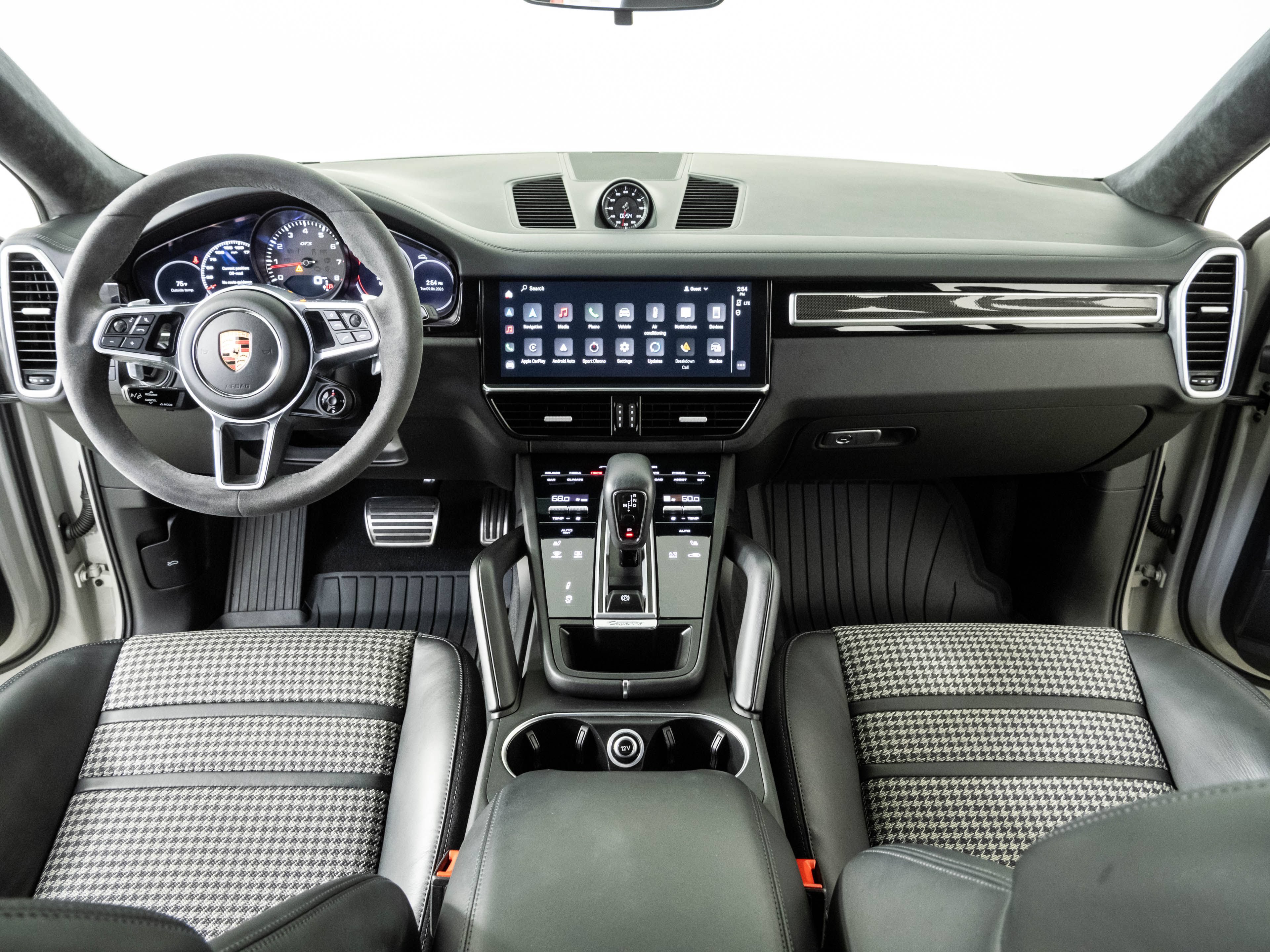 Used 2023 Porsche Cayenne GTS AWD/4WD image 17