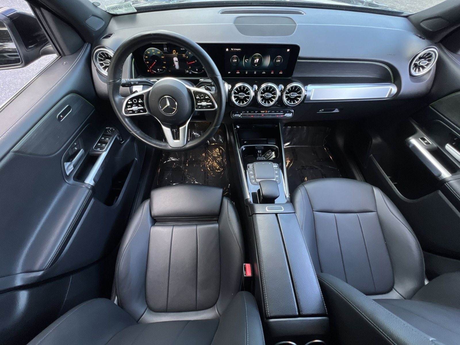 Used 2022 Mercedes-Benz GLB 250 4MATIC w/ Premium Package Lite image 13