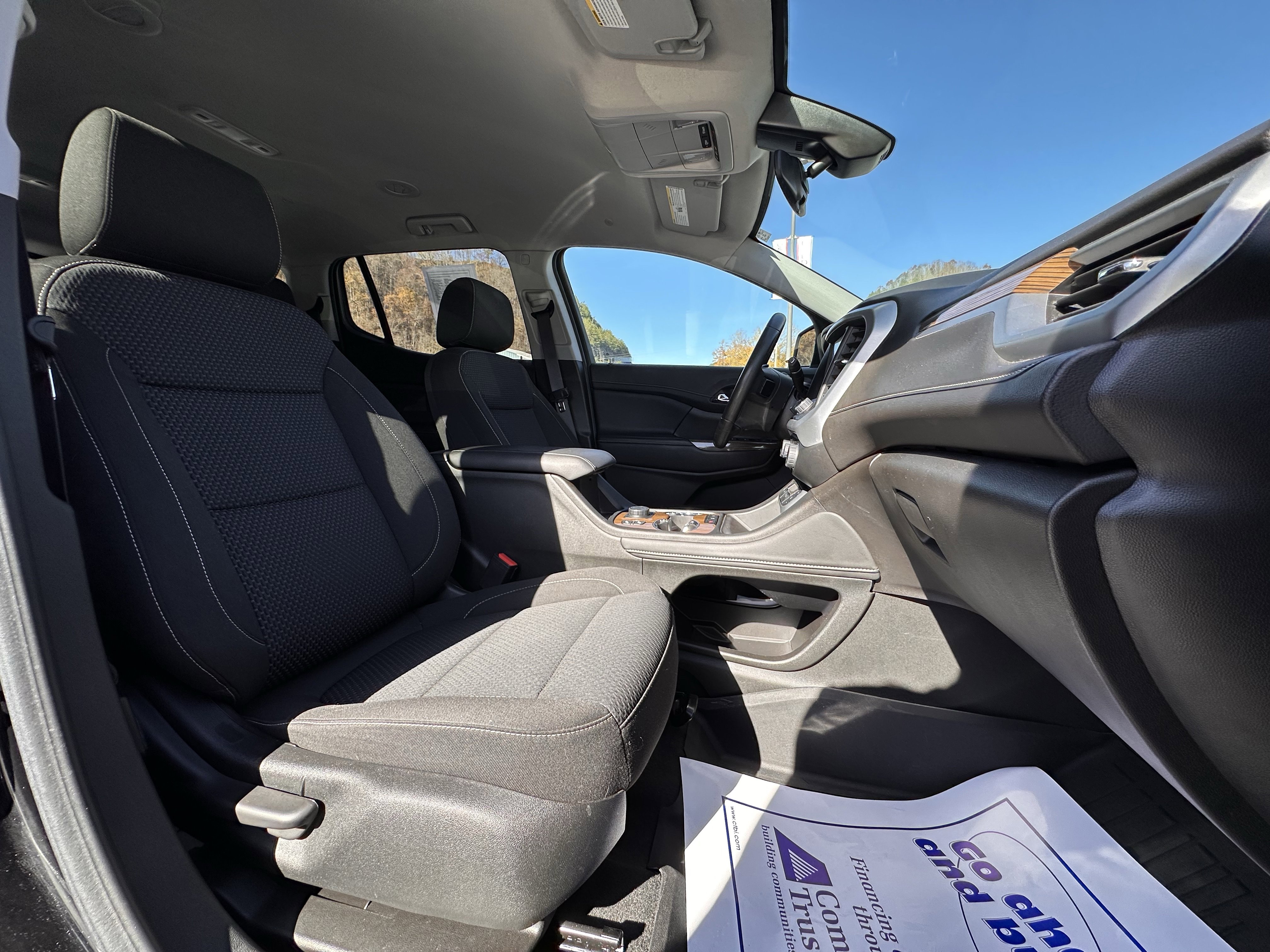 Used 2023 GMC Acadia SLE w/ Driver Convenience Package image 29