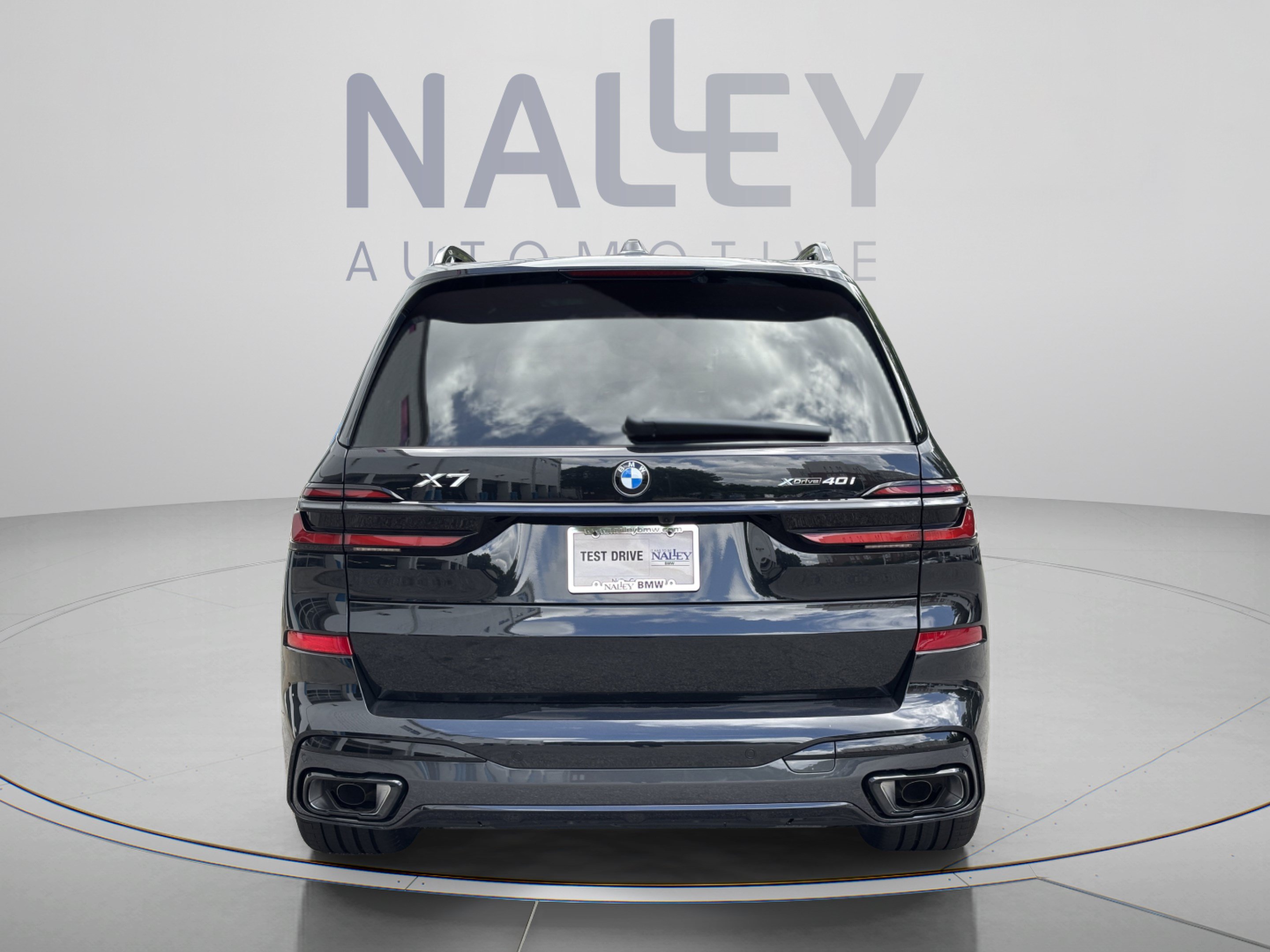 Used 2027 BMW X7 xDrive40i w/ M Sport Package AWD/4WD image 3